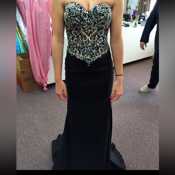 Prom Dress - Picture 2 of 6